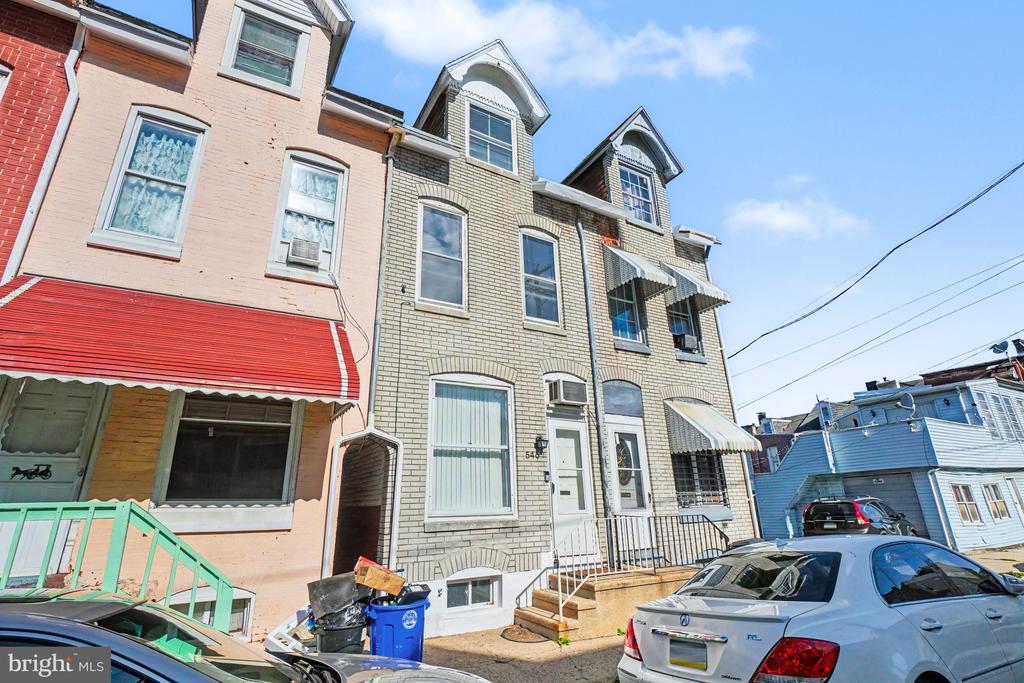 546 LOCUST STREET