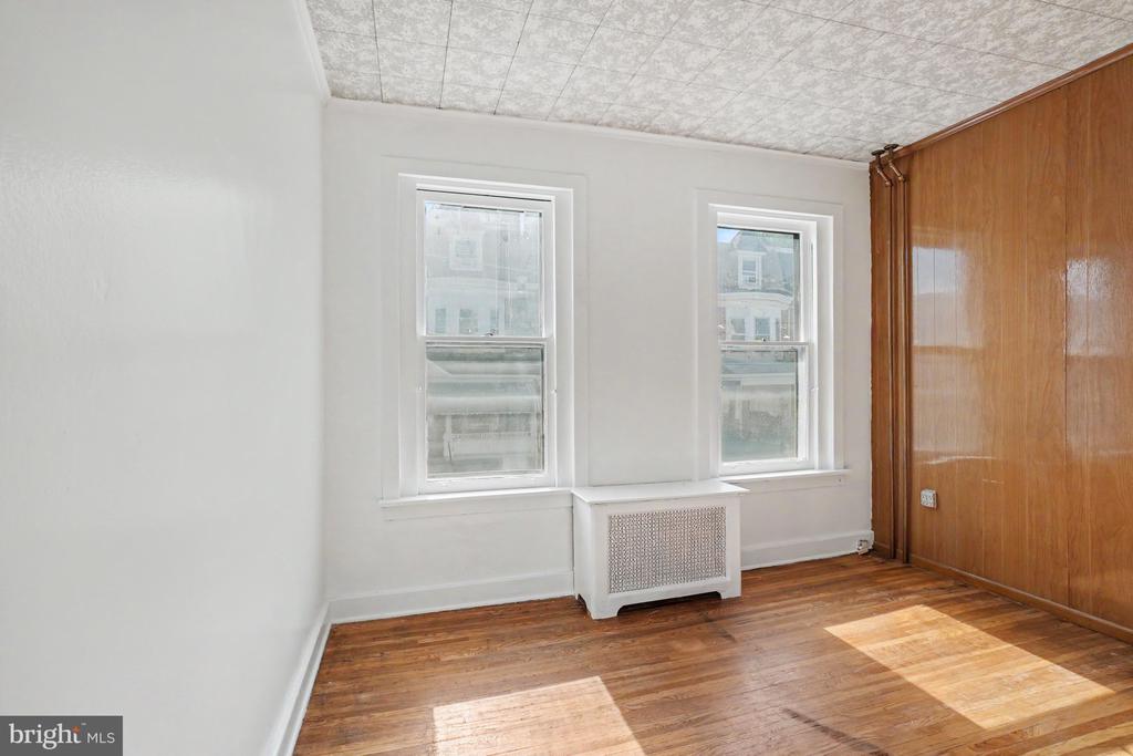 546 LOCUST STREET