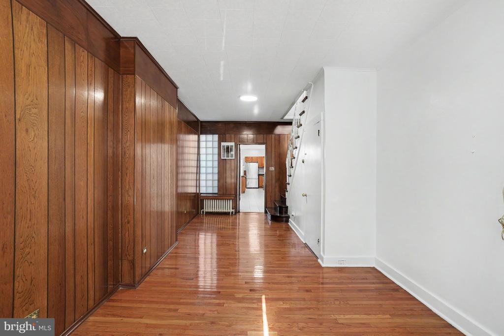 546 LOCUST STREET