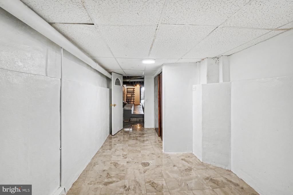 546 LOCUST STREET