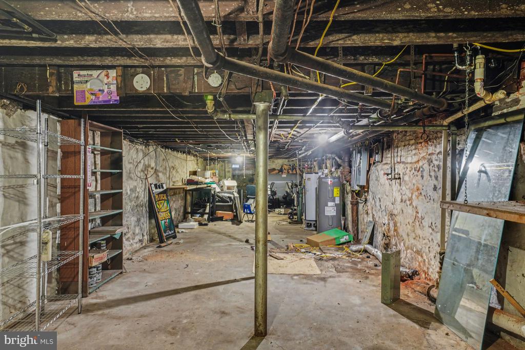 929 PIKE STREET