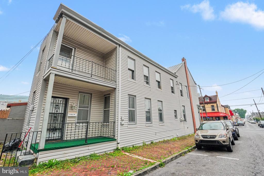 929 PIKE STREET