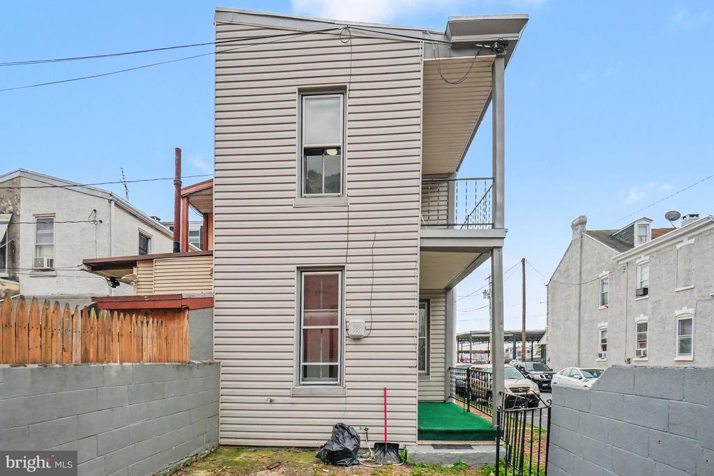 929 PIKE STREET
