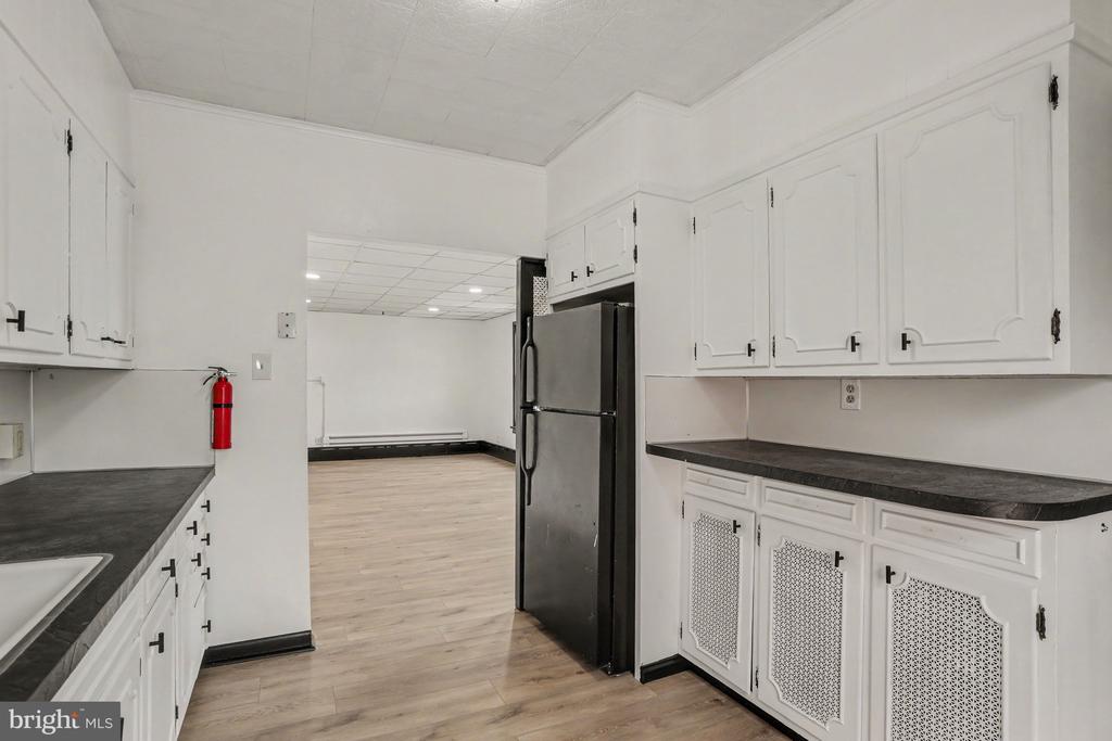 929 PIKE STREET