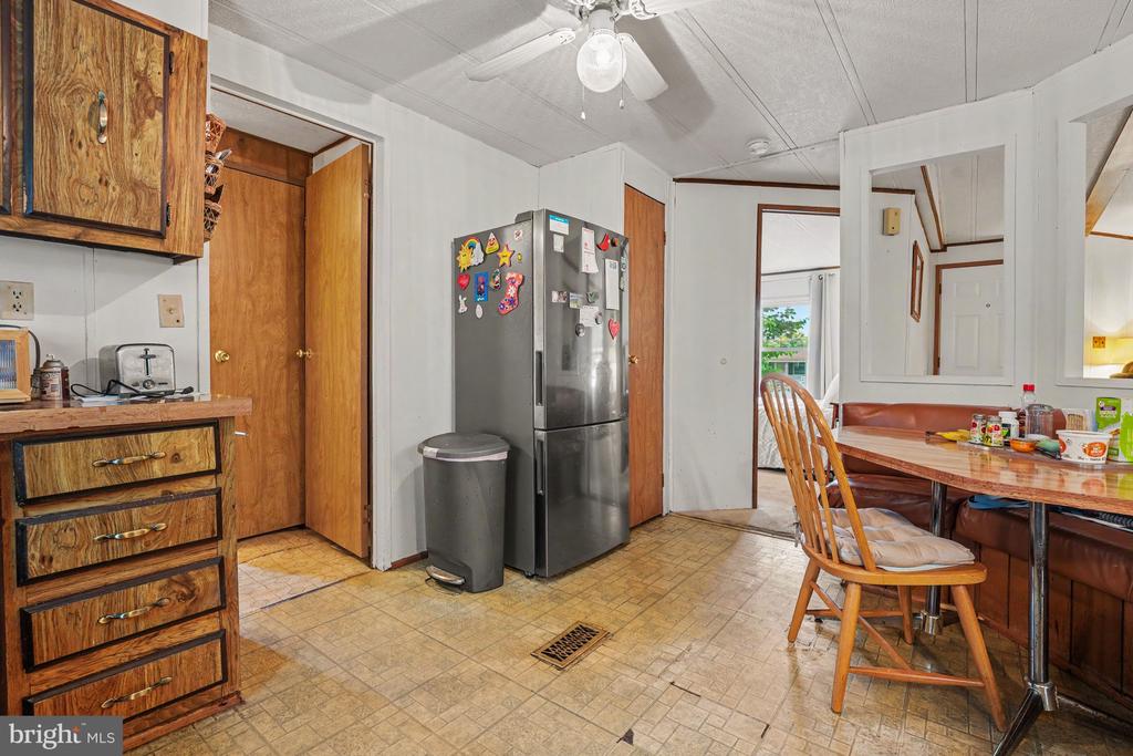 1014 CHERRYWOOD COURT