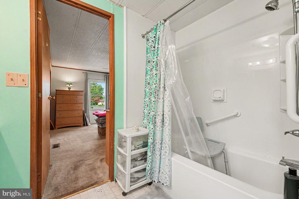 1014 CHERRYWOOD COURT