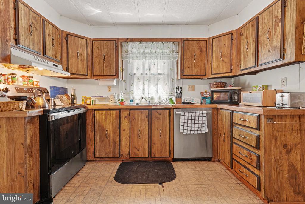 1014 CHERRYWOOD COURT