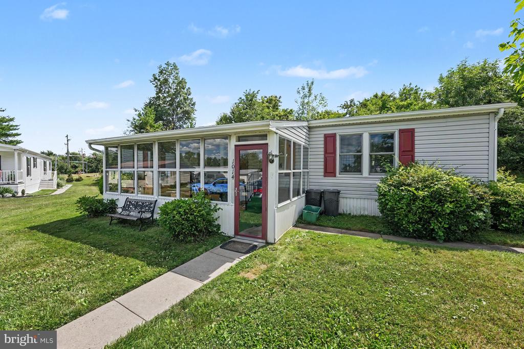 1014 CHERRYWOOD COURT