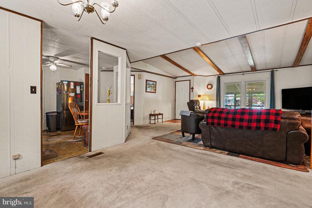 1014 CHERRYWOOD COURT