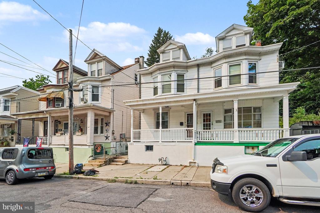 835 W WATER STREET