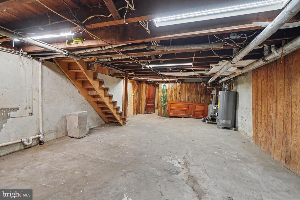 835 W WATER STREET