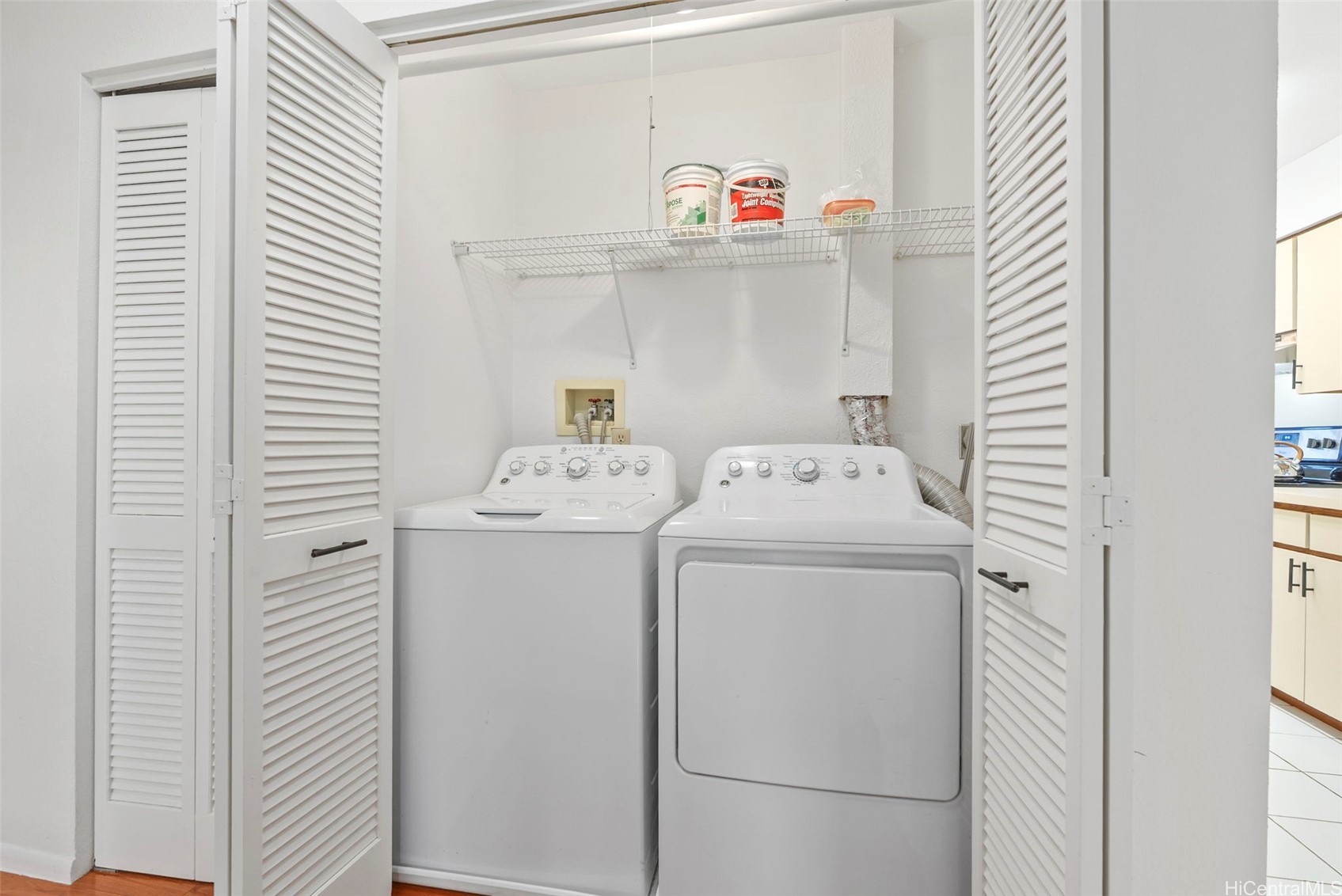 95-349 Kuahelani Avenue B-2