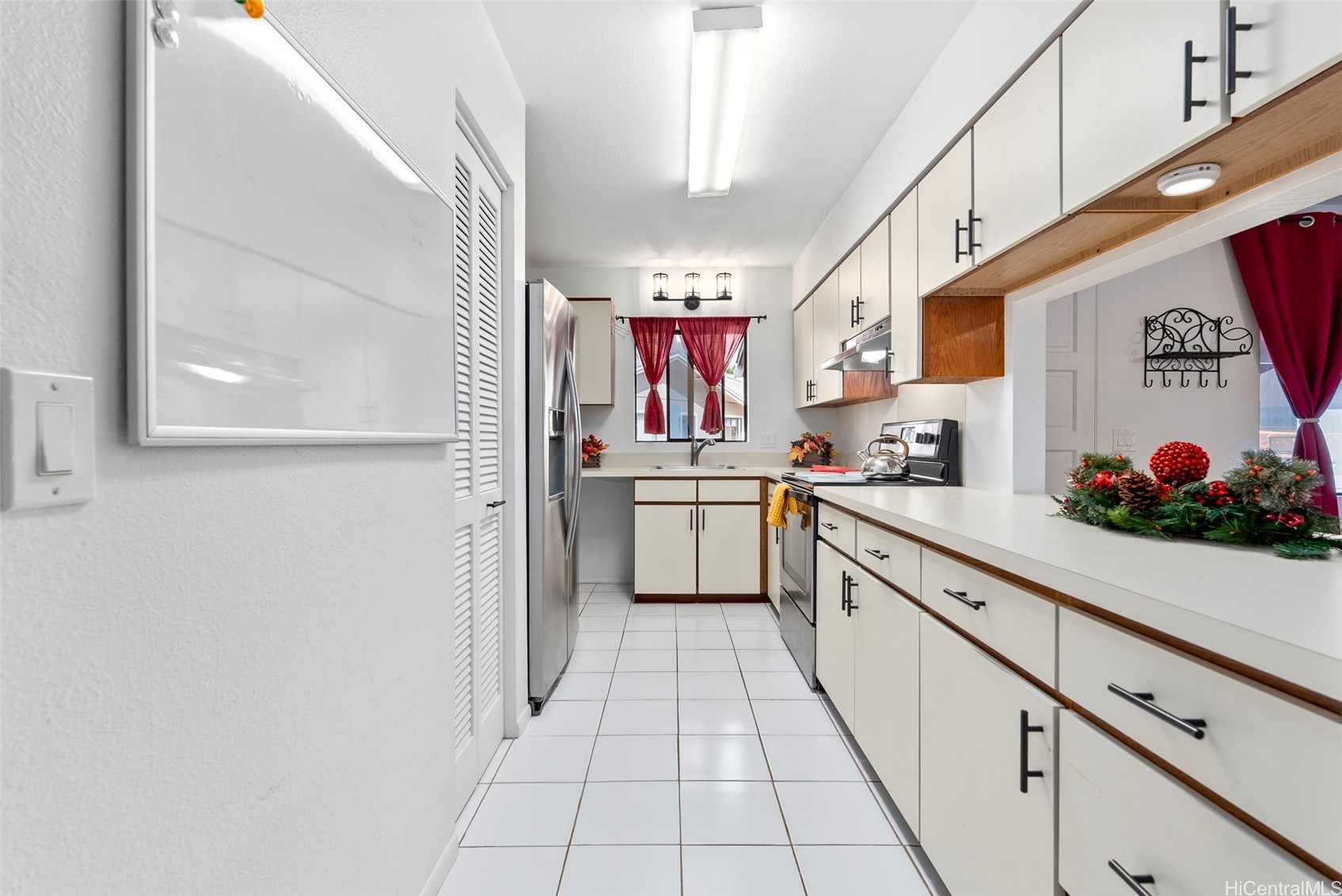 95-349 Kuahelani Avenue B-2