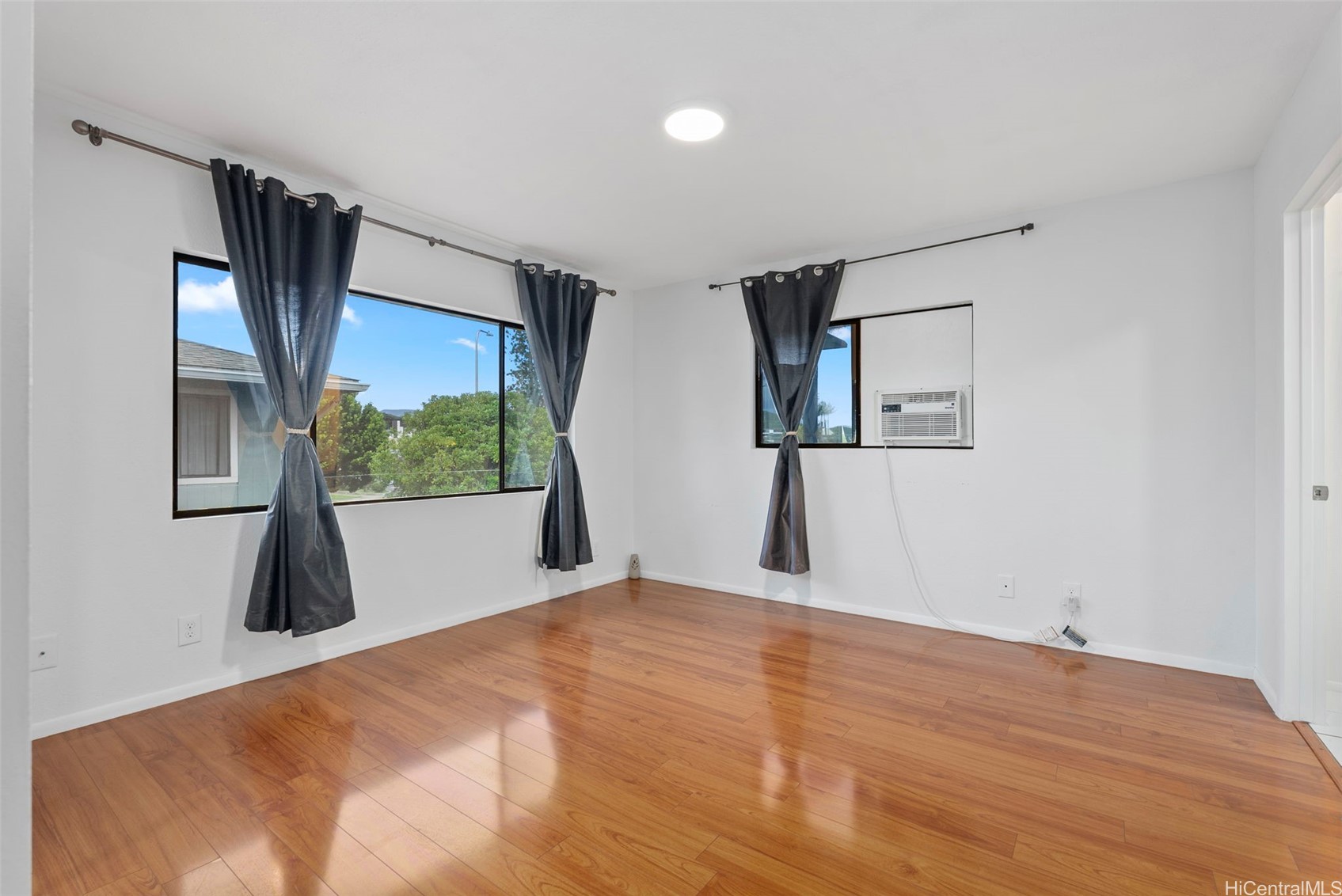 95-349 Kuahelani Avenue B-2