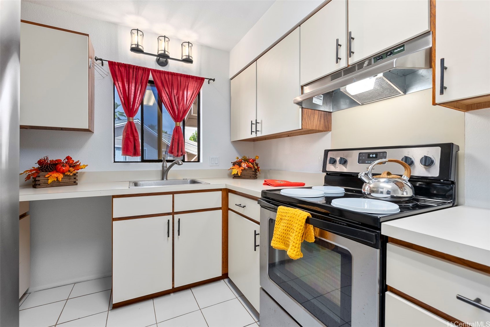 95-349 Kuahelani Avenue B-2