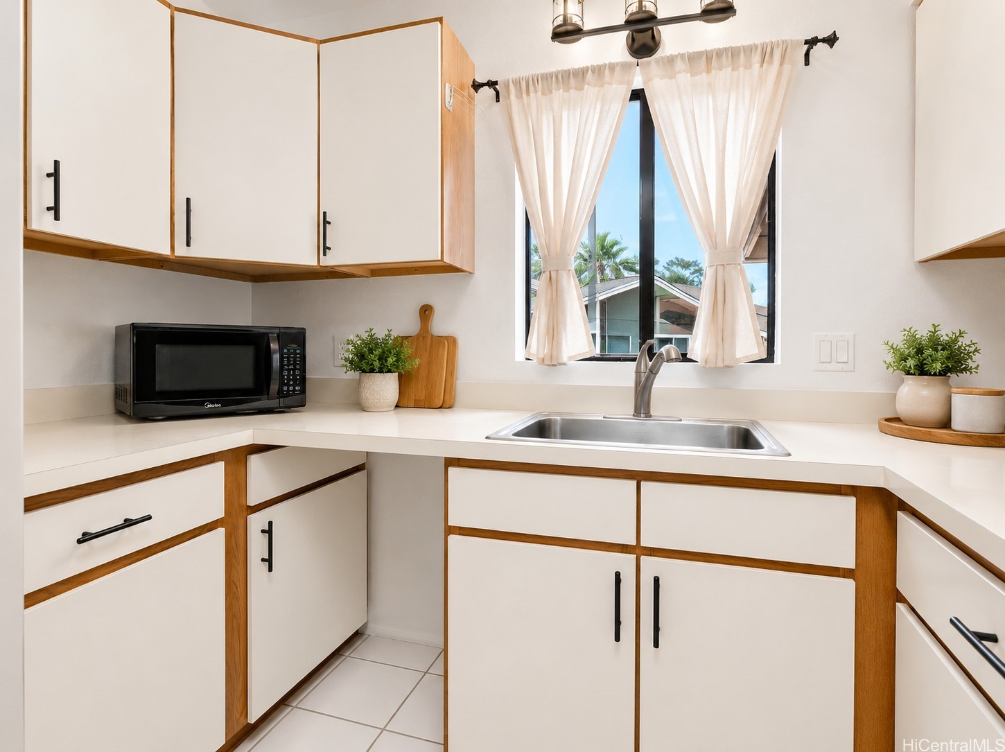 95-349 Kuahelani Avenue B-2