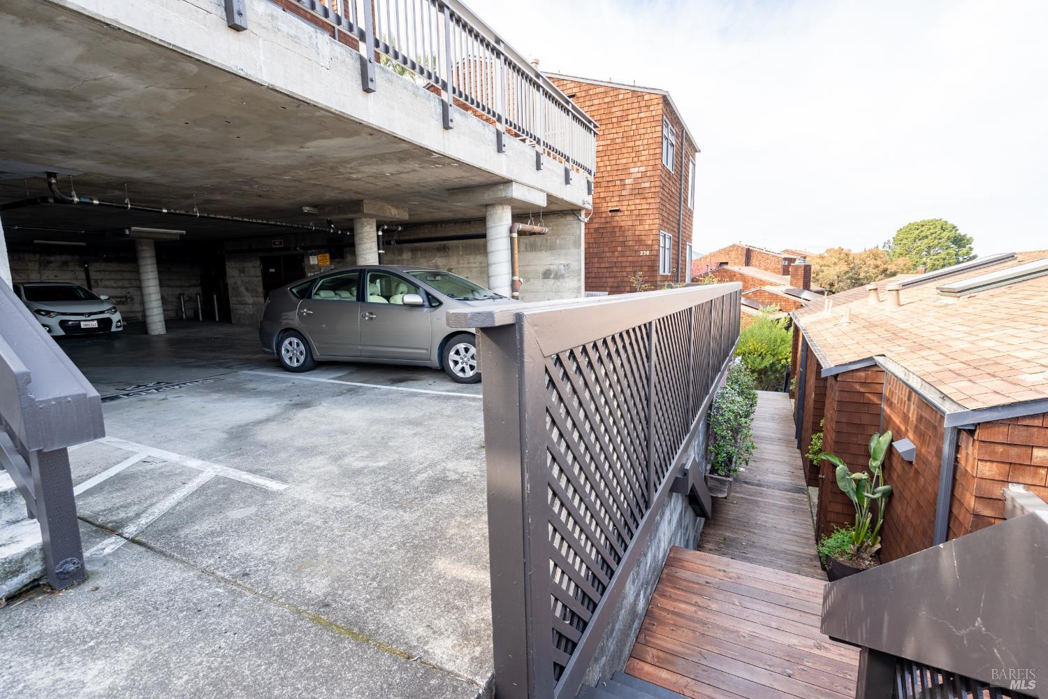 220 Headlands Court