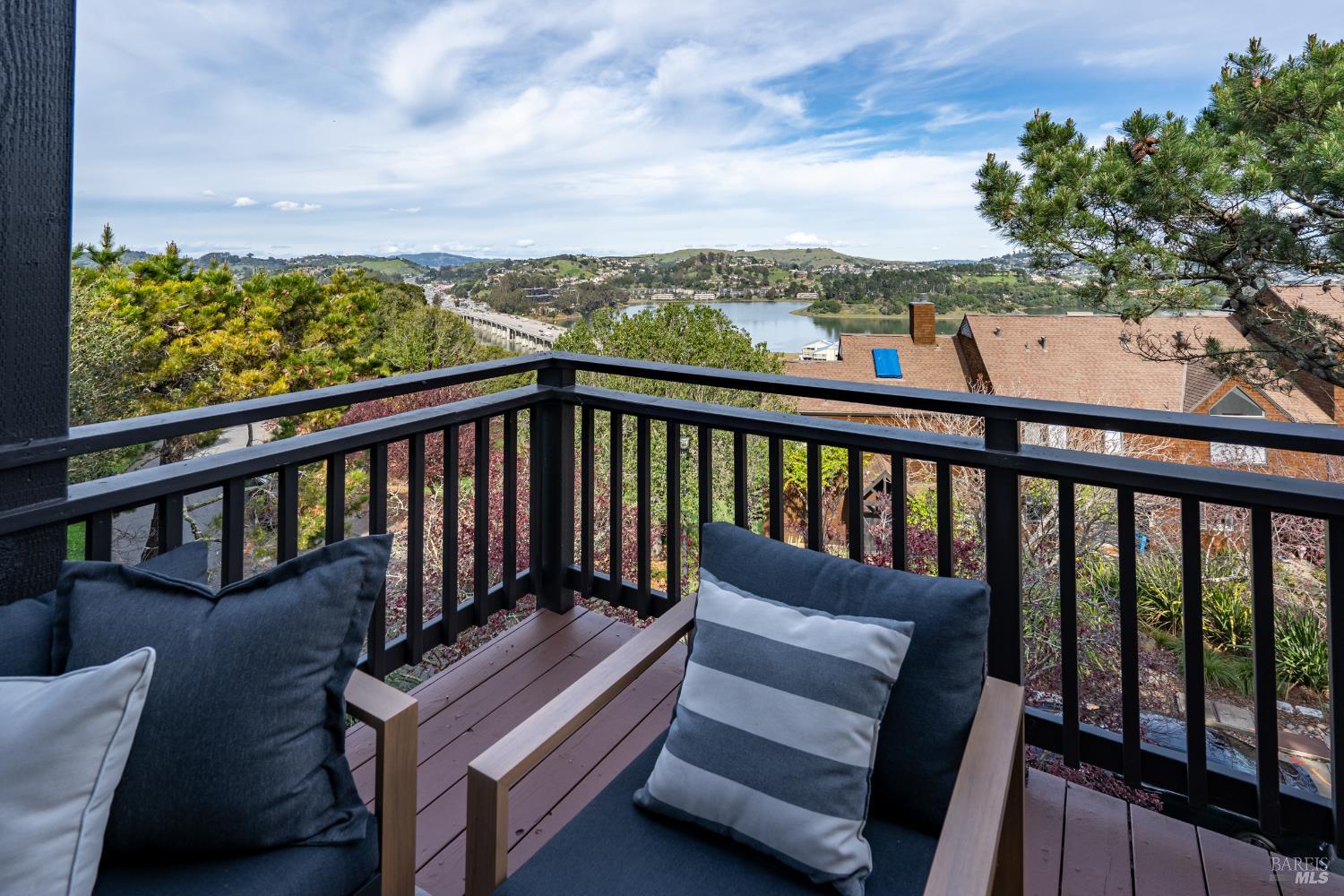 220 Headlands Court