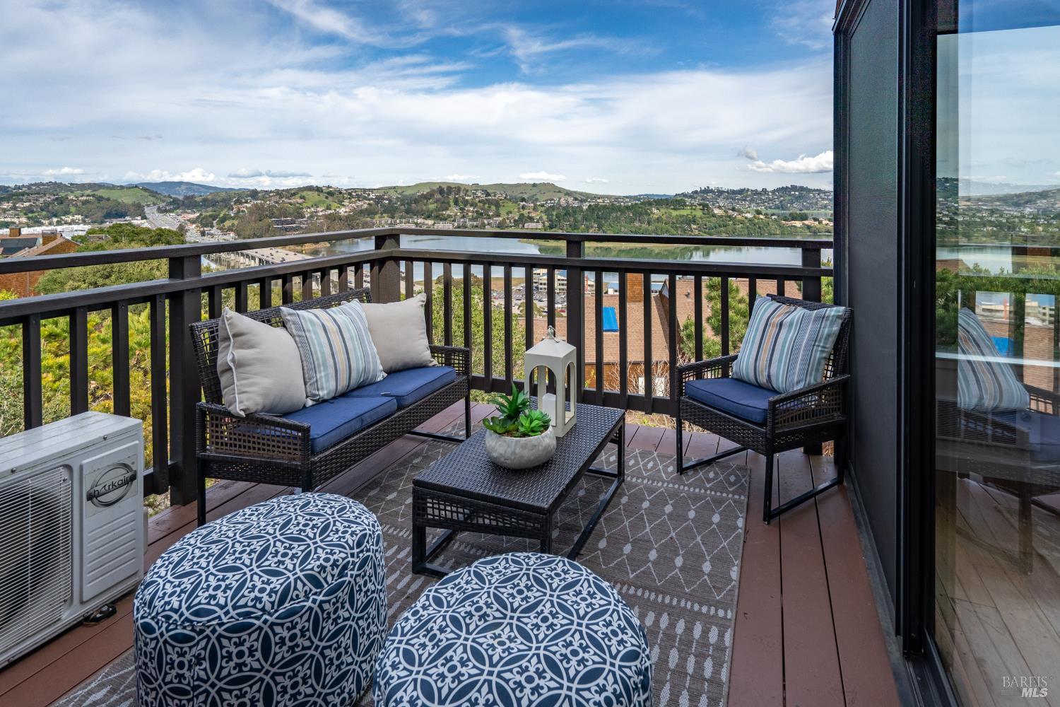 220 Headlands Court