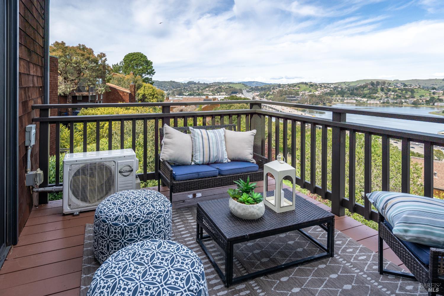 220 Headlands Court