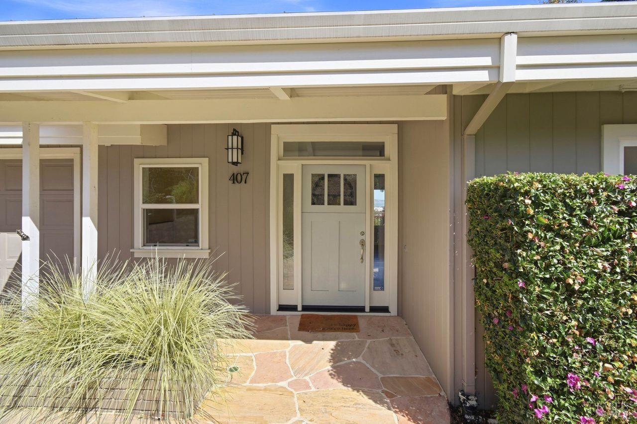 407 Redwood Avenue