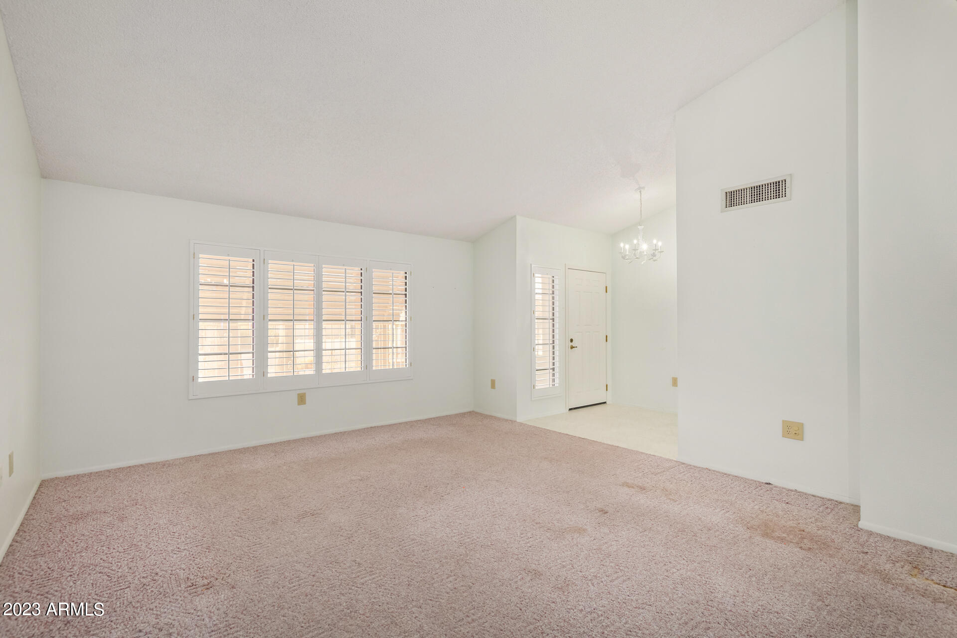13839 W PINETREE Drive