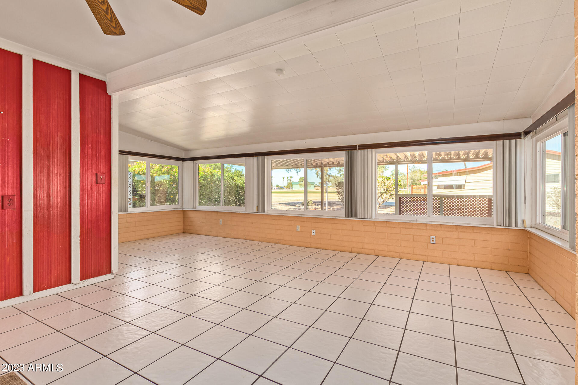 10402 W PEORIA Avenue