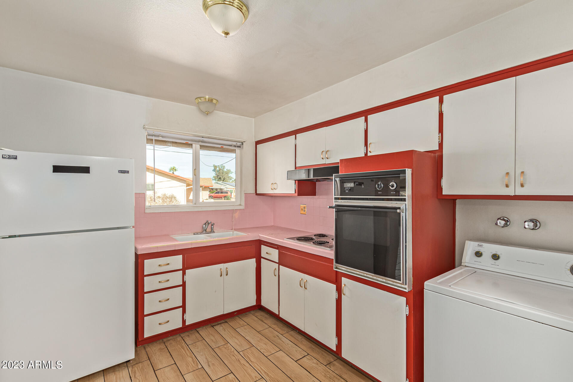 10402 W PEORIA Avenue