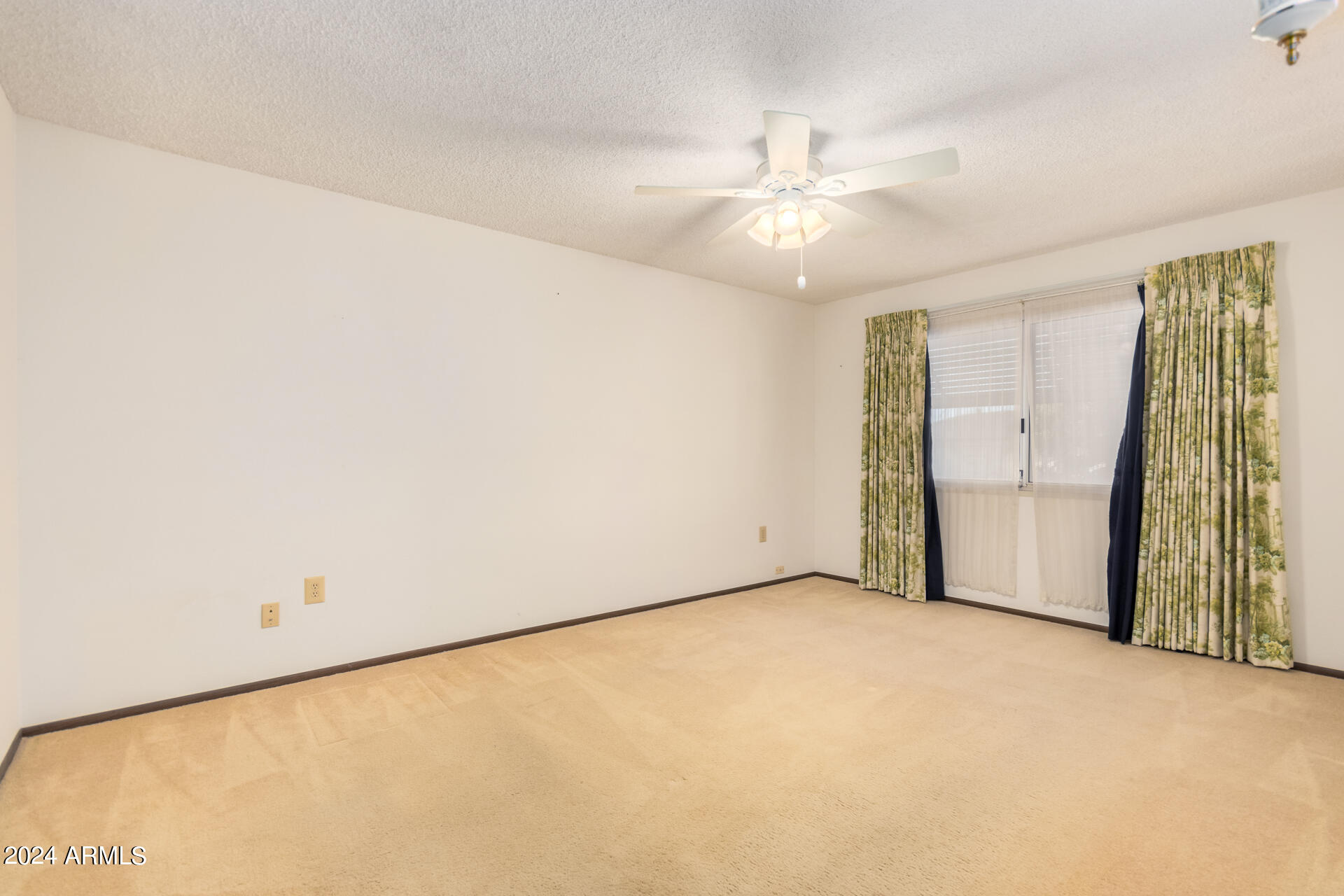 9818 W SILVER BELL Drive