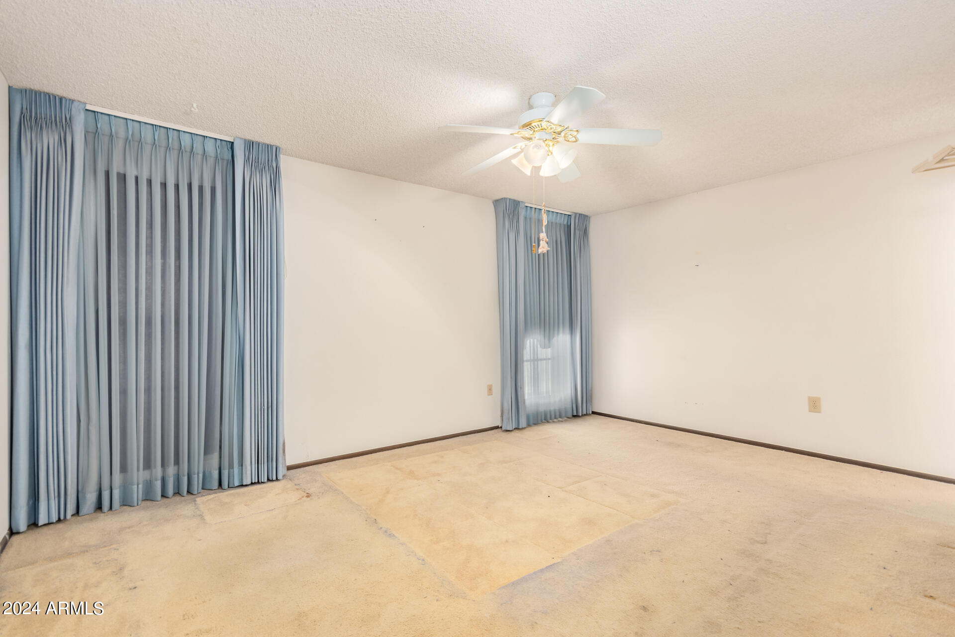 9818 W SILVER BELL Drive