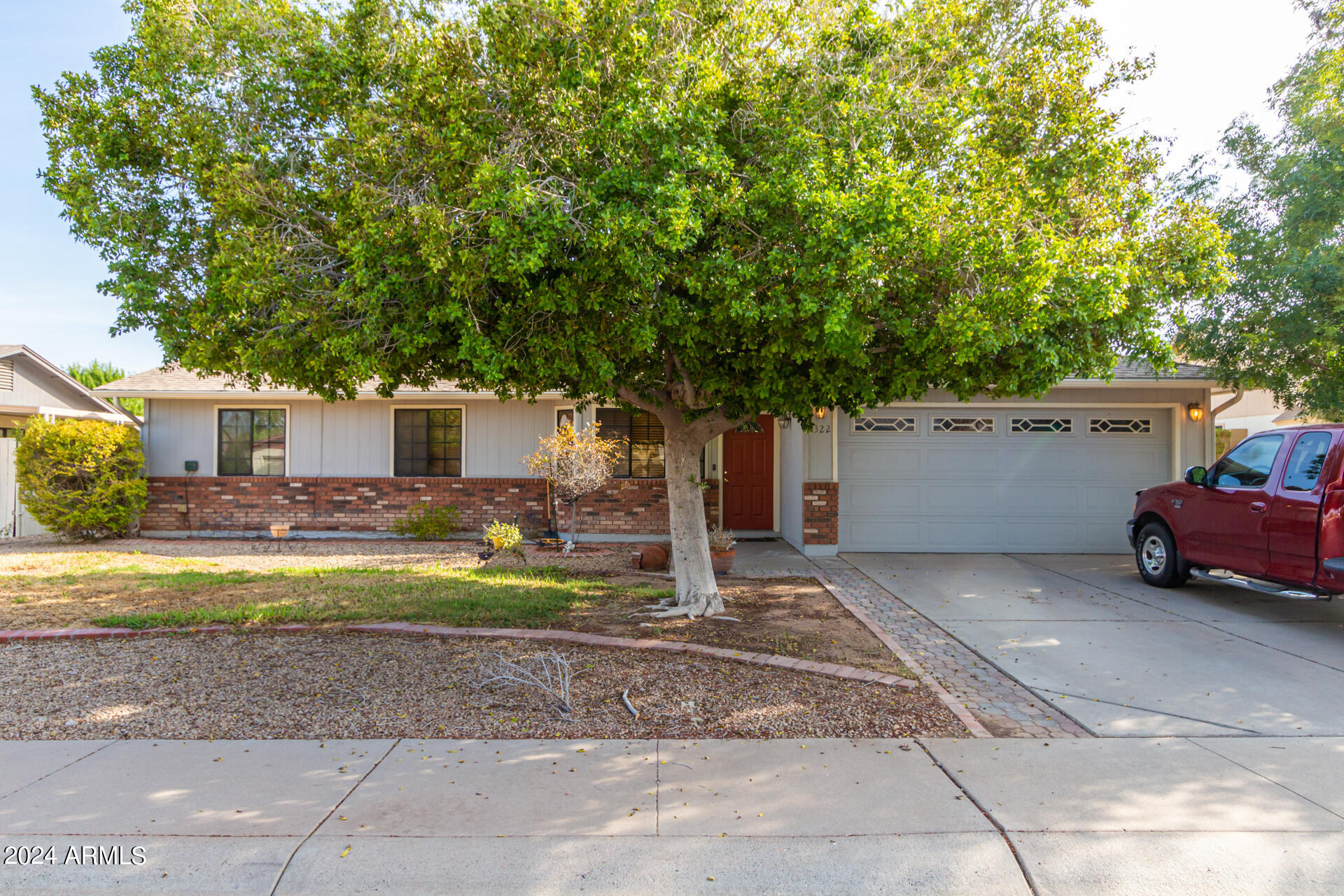 1322 W HIGHLAND Street