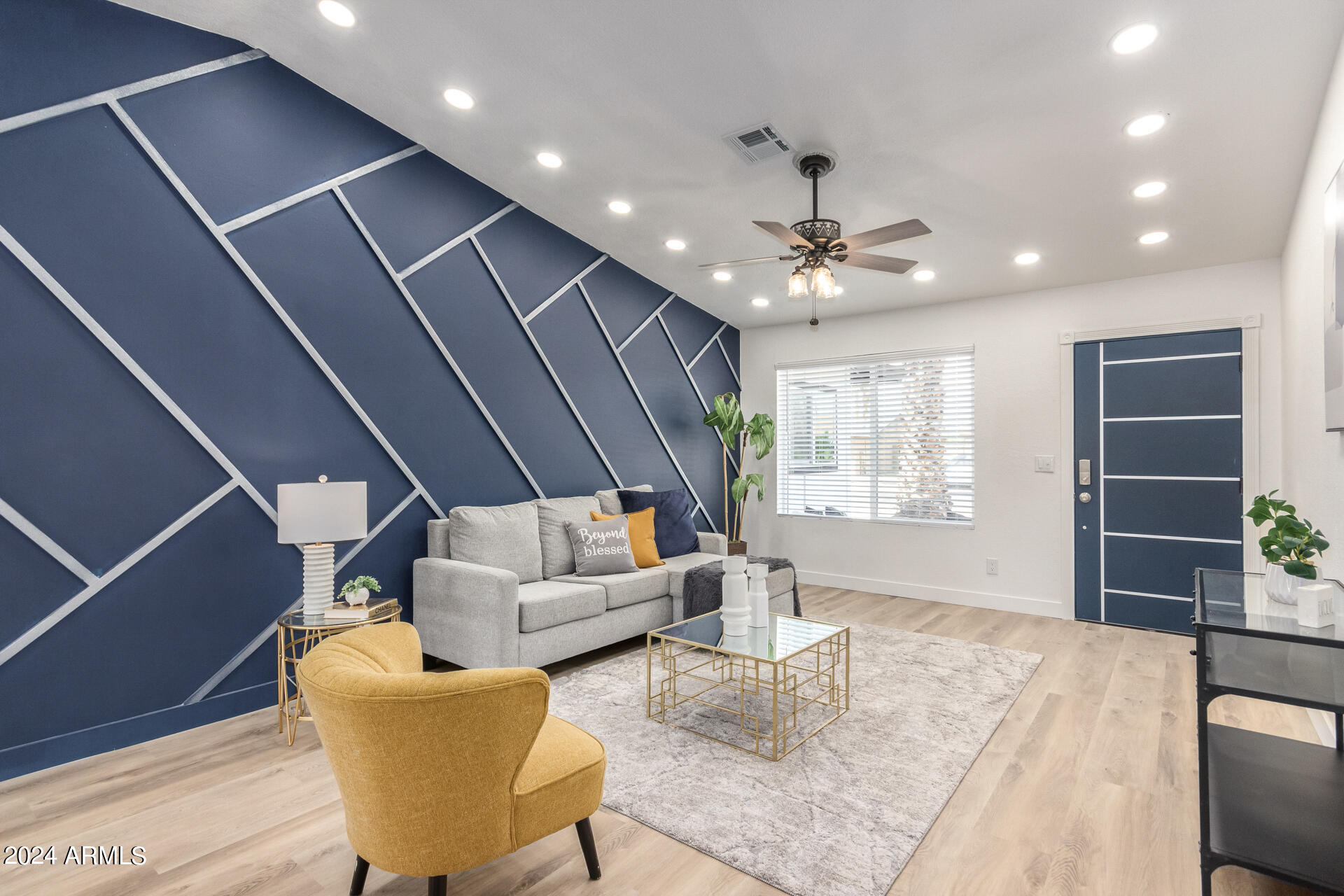 7933 W GREER Avenue