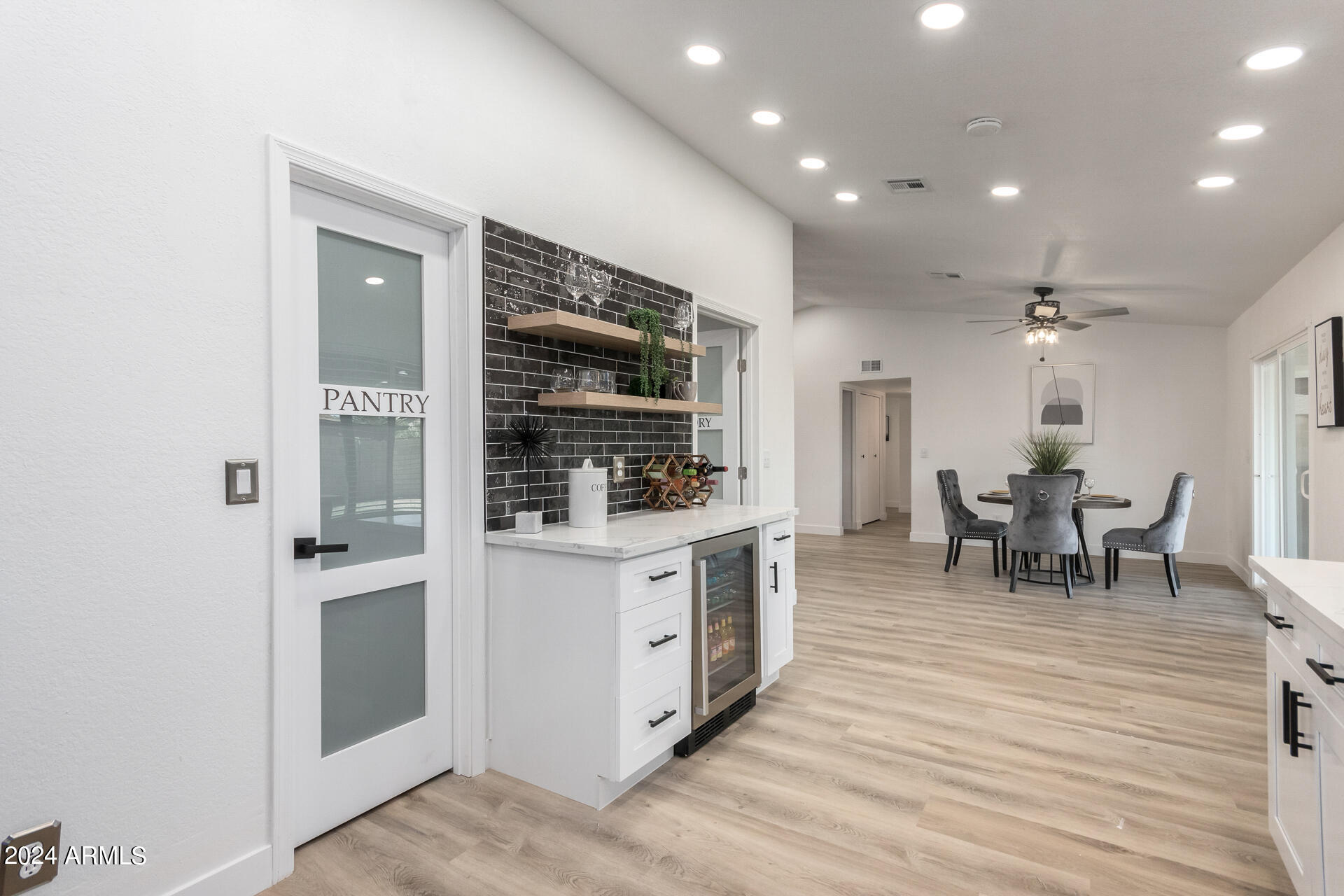 7933 W GREER Avenue
