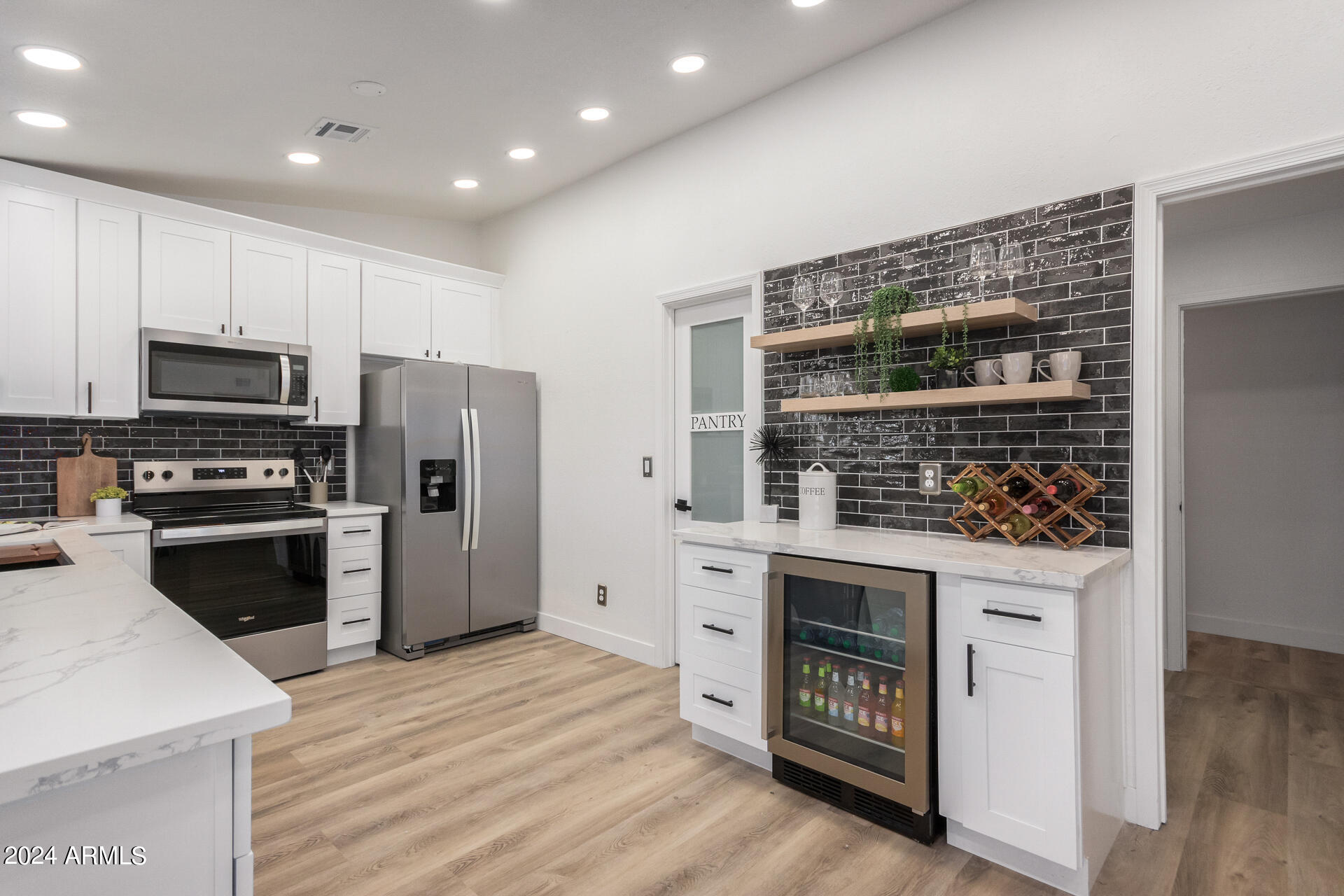7933 W GREER Avenue