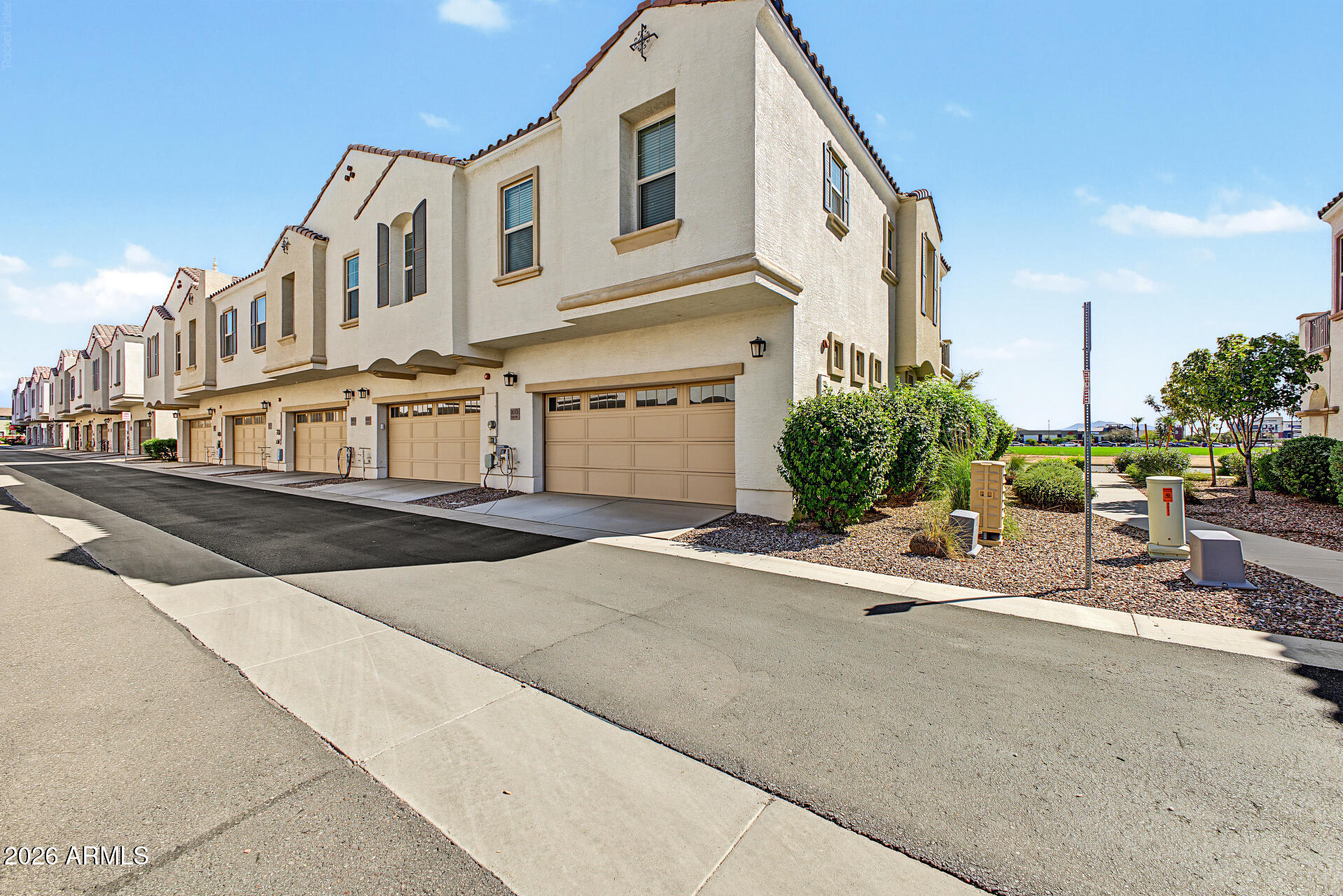 4043 E Pony Lane
