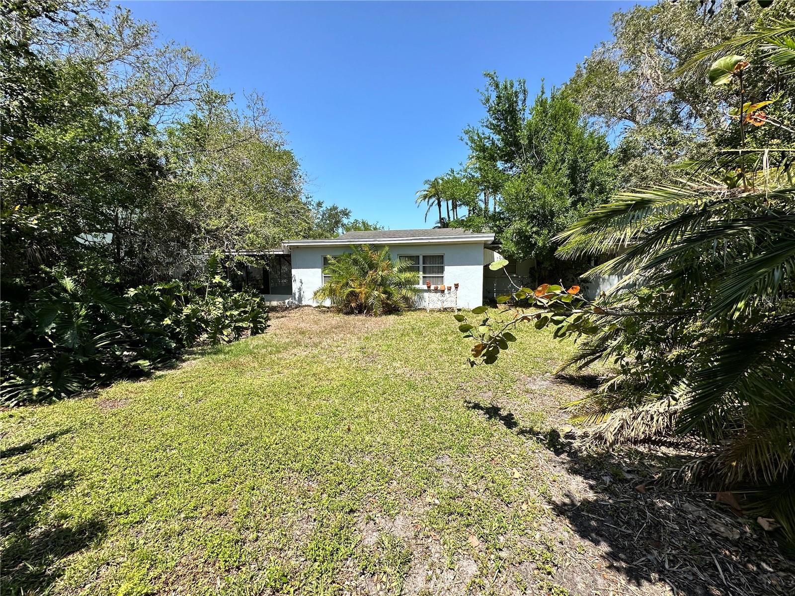 459 BAYVIEW DR NE