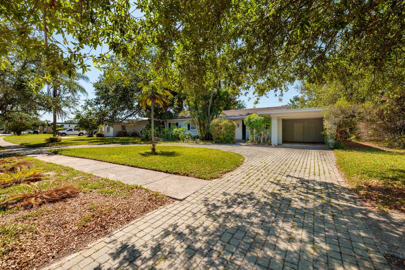 459 BAYVIEW DR NE