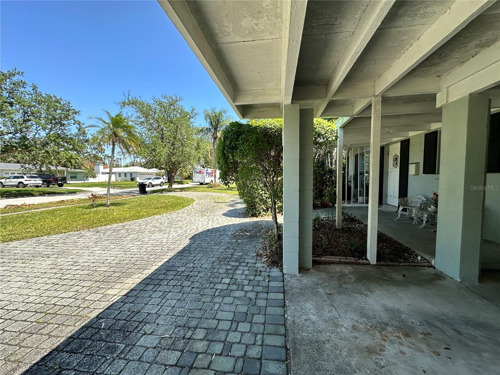 459 BAYVIEW DR NE