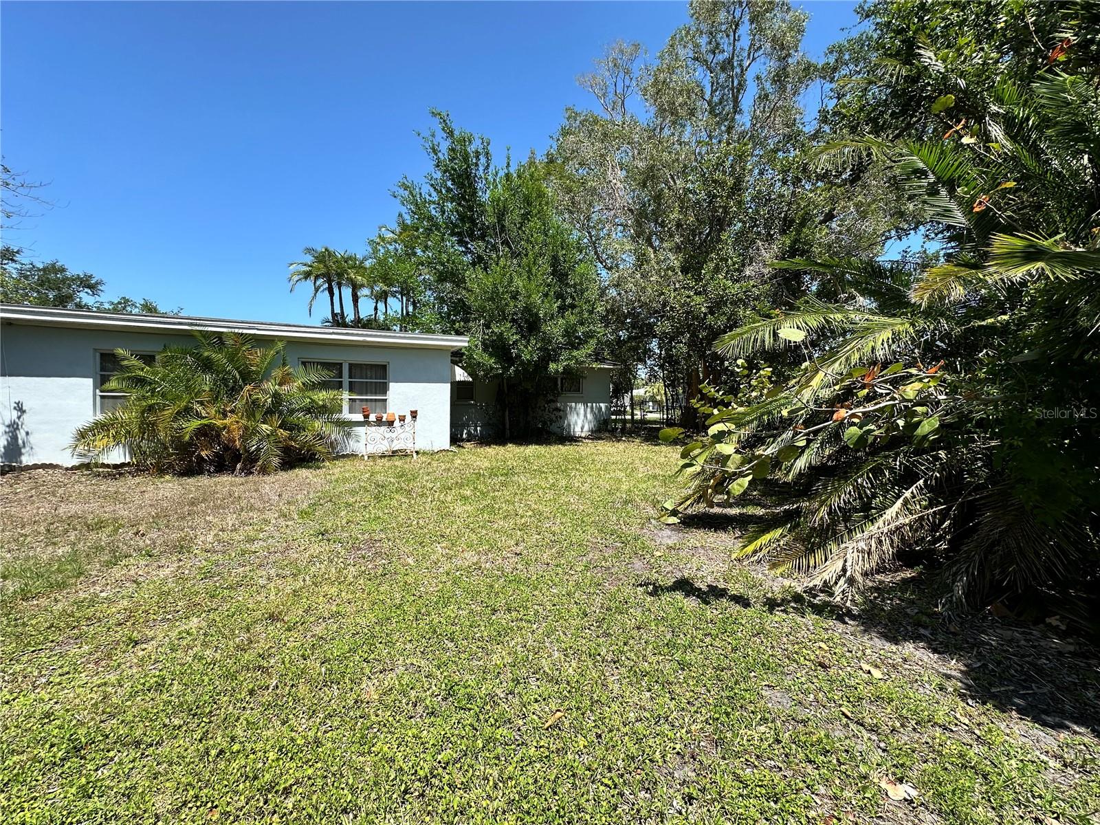 459 BAYVIEW DR NE