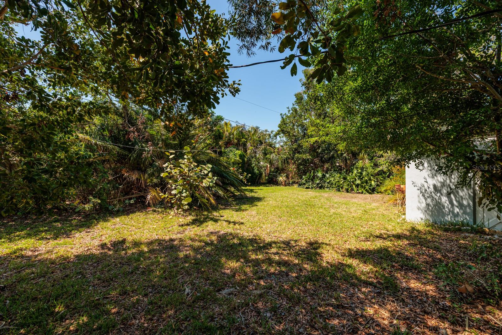 459 BAYVIEW DR NE