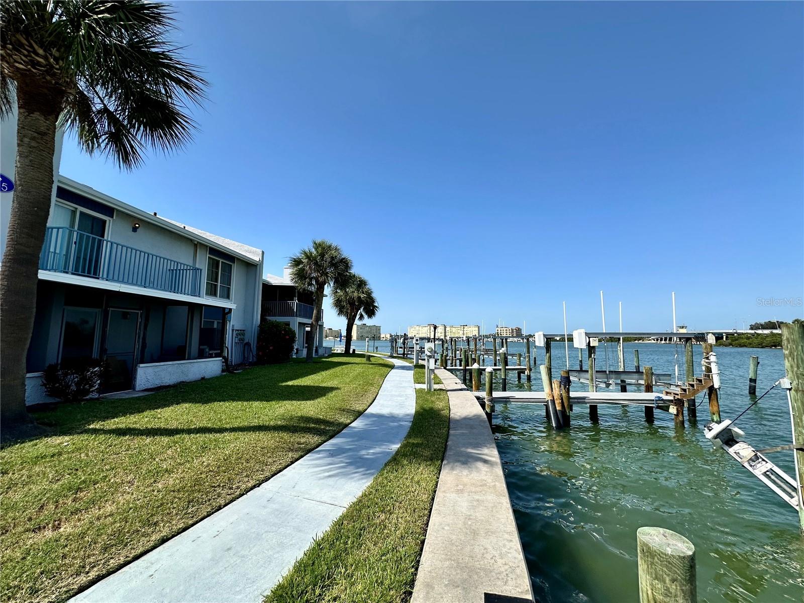 320 MEDALLION BLVD #G