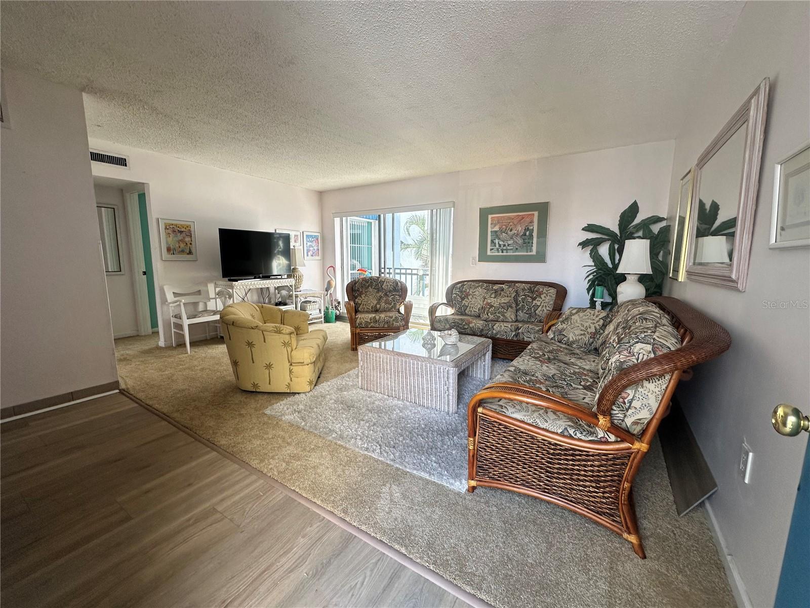 320 MEDALLION BLVD #G