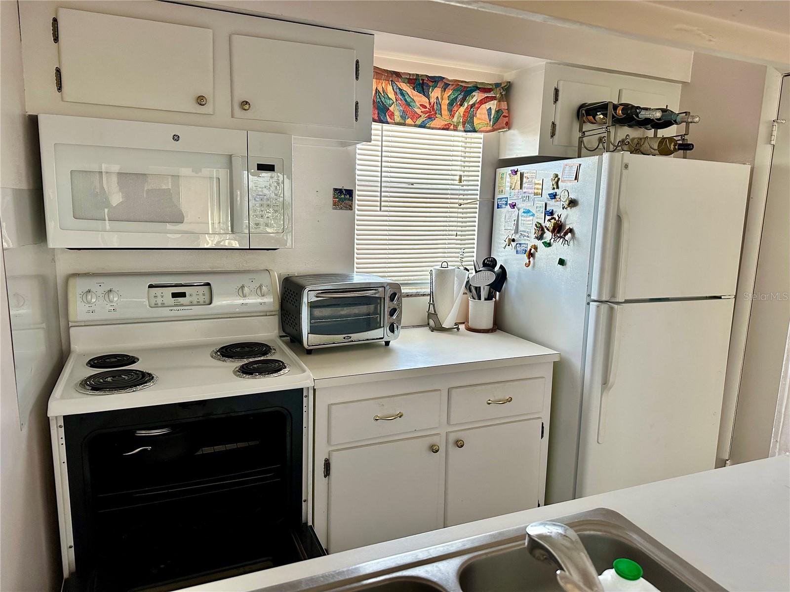 320 MEDALLION BLVD #G