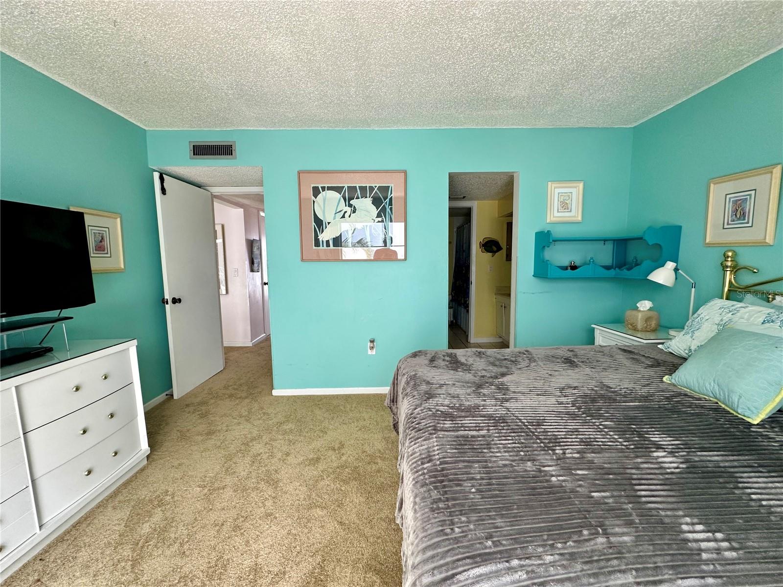 320 MEDALLION BLVD #G