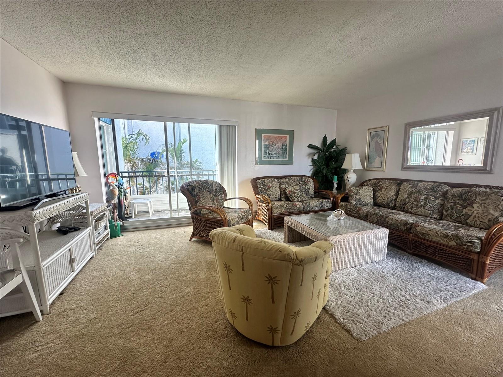 320 MEDALLION BLVD #G