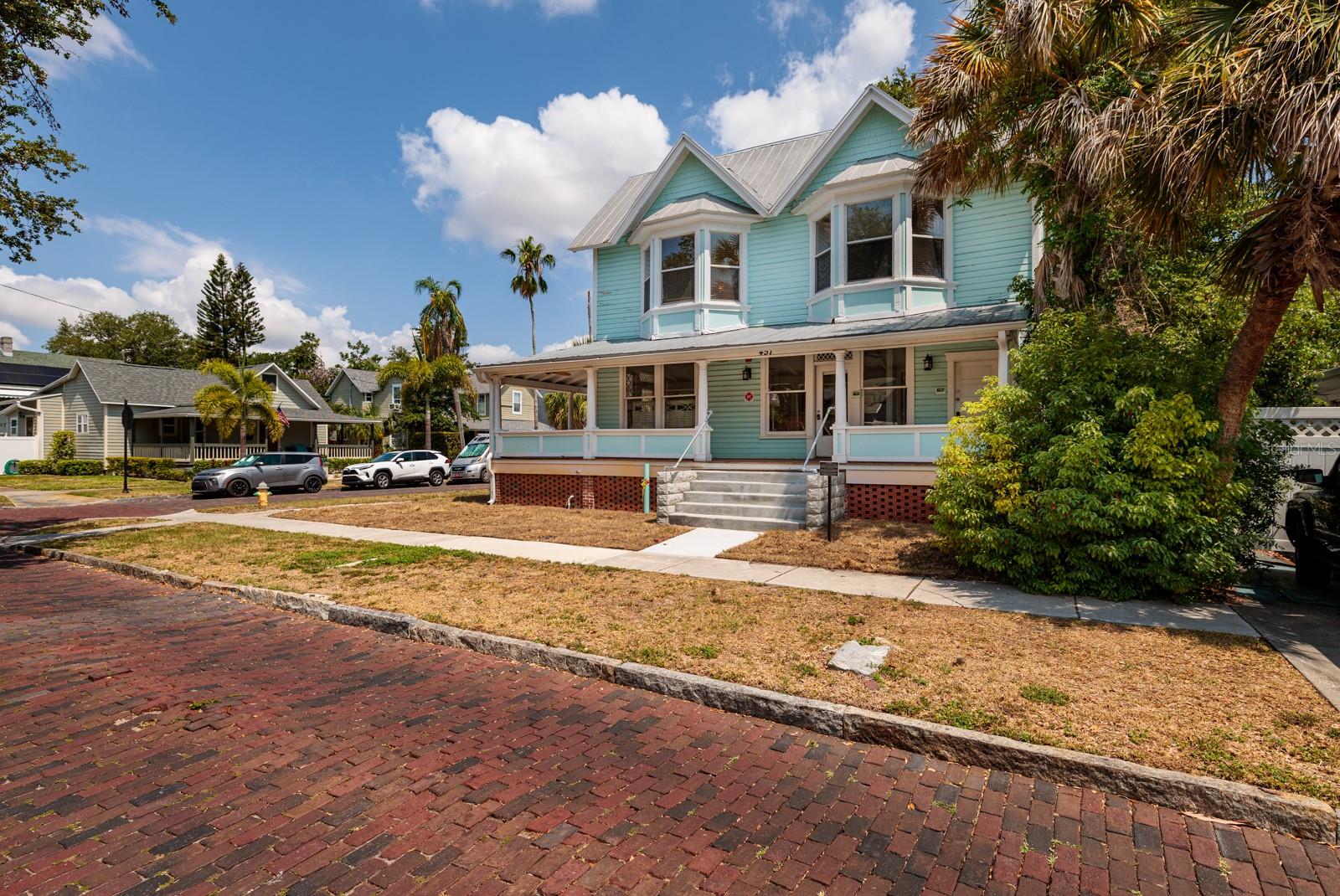 457 8TH AVE N