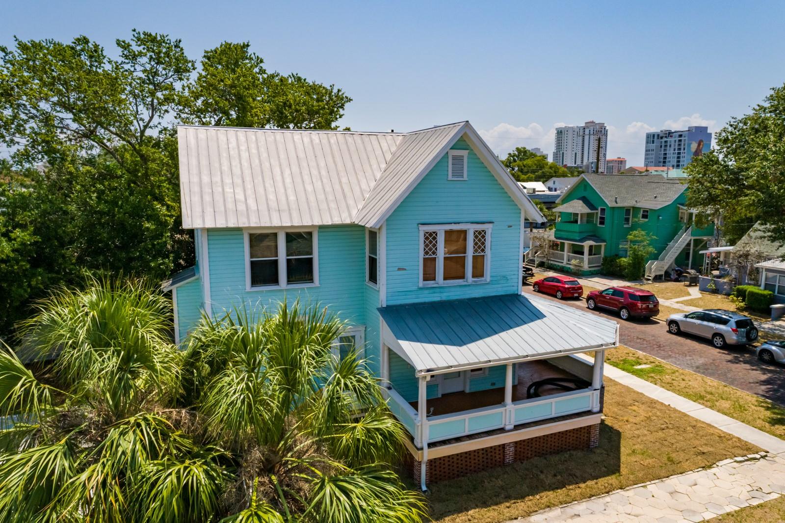457 8TH AVE N