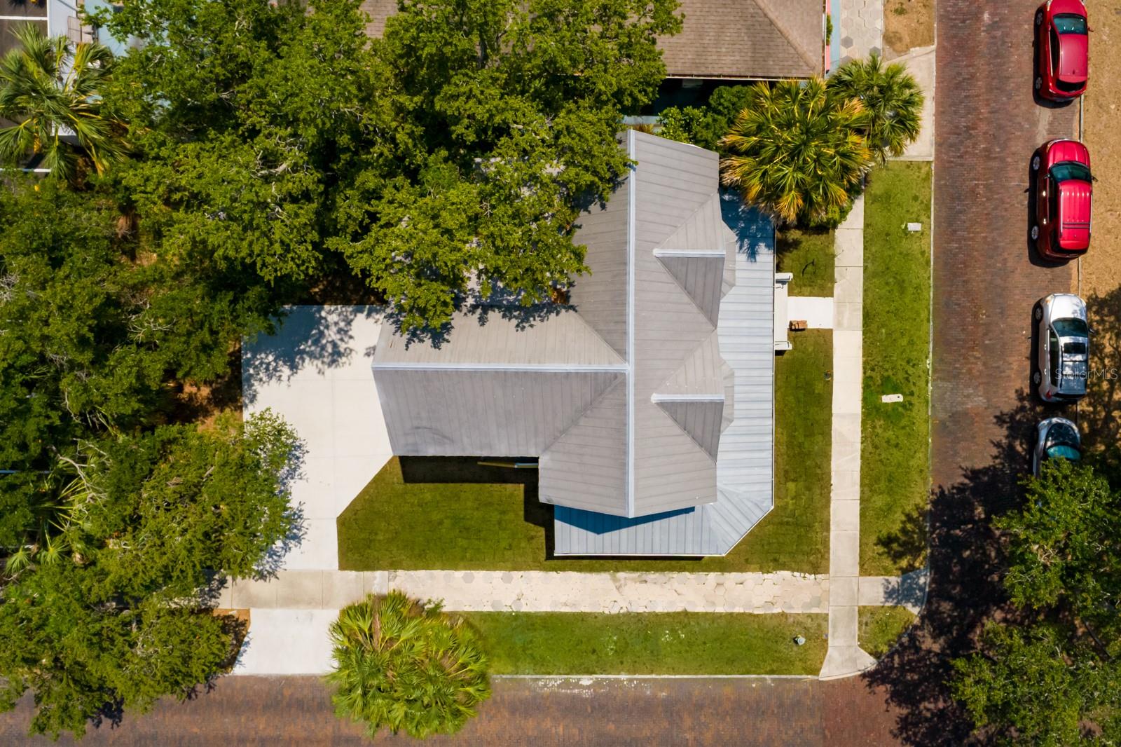 457 8TH AVE N