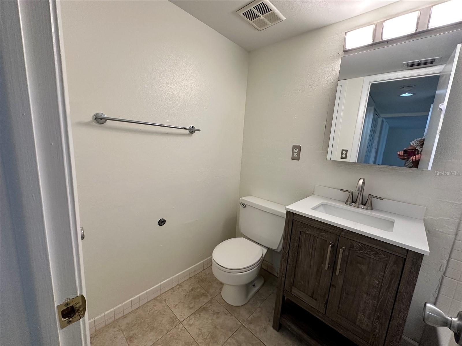 860 S VILLAGE DR N #201