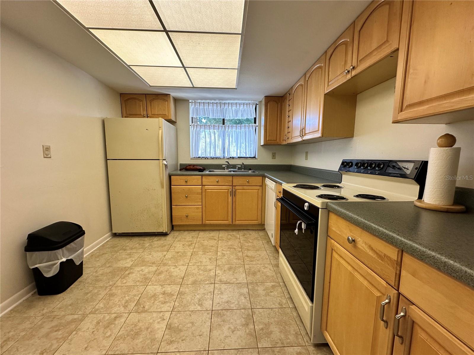 860 S VILLAGE DR N #201